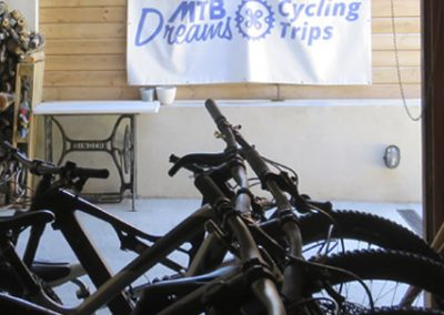 Canvi i millora del local d’oficines i taller amb equipament i adquisició de flota de bicicletes de lloguer