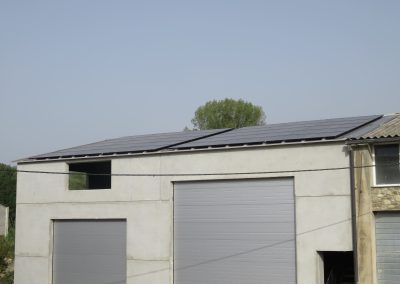 Nova nau de formatgeria com a magatzem i instal·lació de plaques solars a la formatgeria existent.